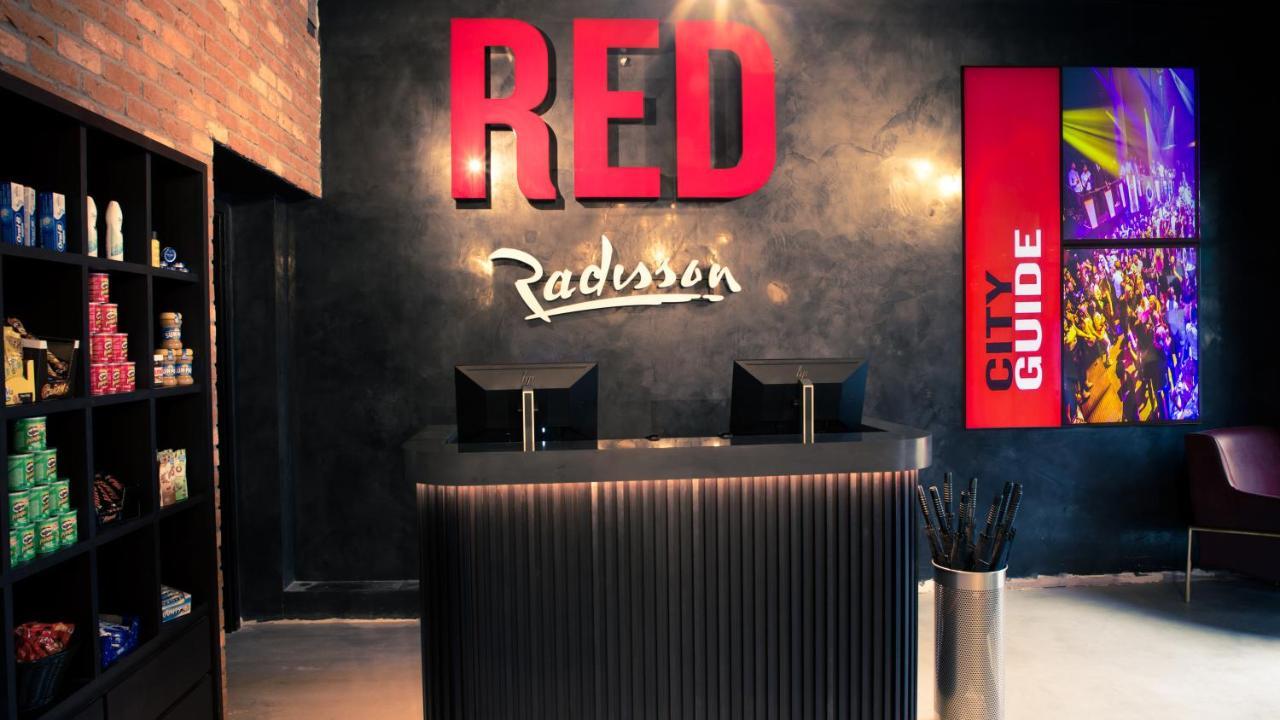 Radisson Red London Greenwich The O2 Exterior photo