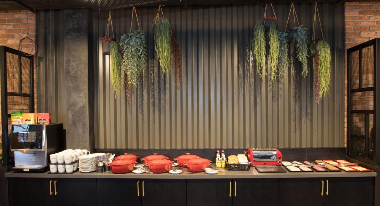Radisson Red London Greenwich The O2 Exterior photo